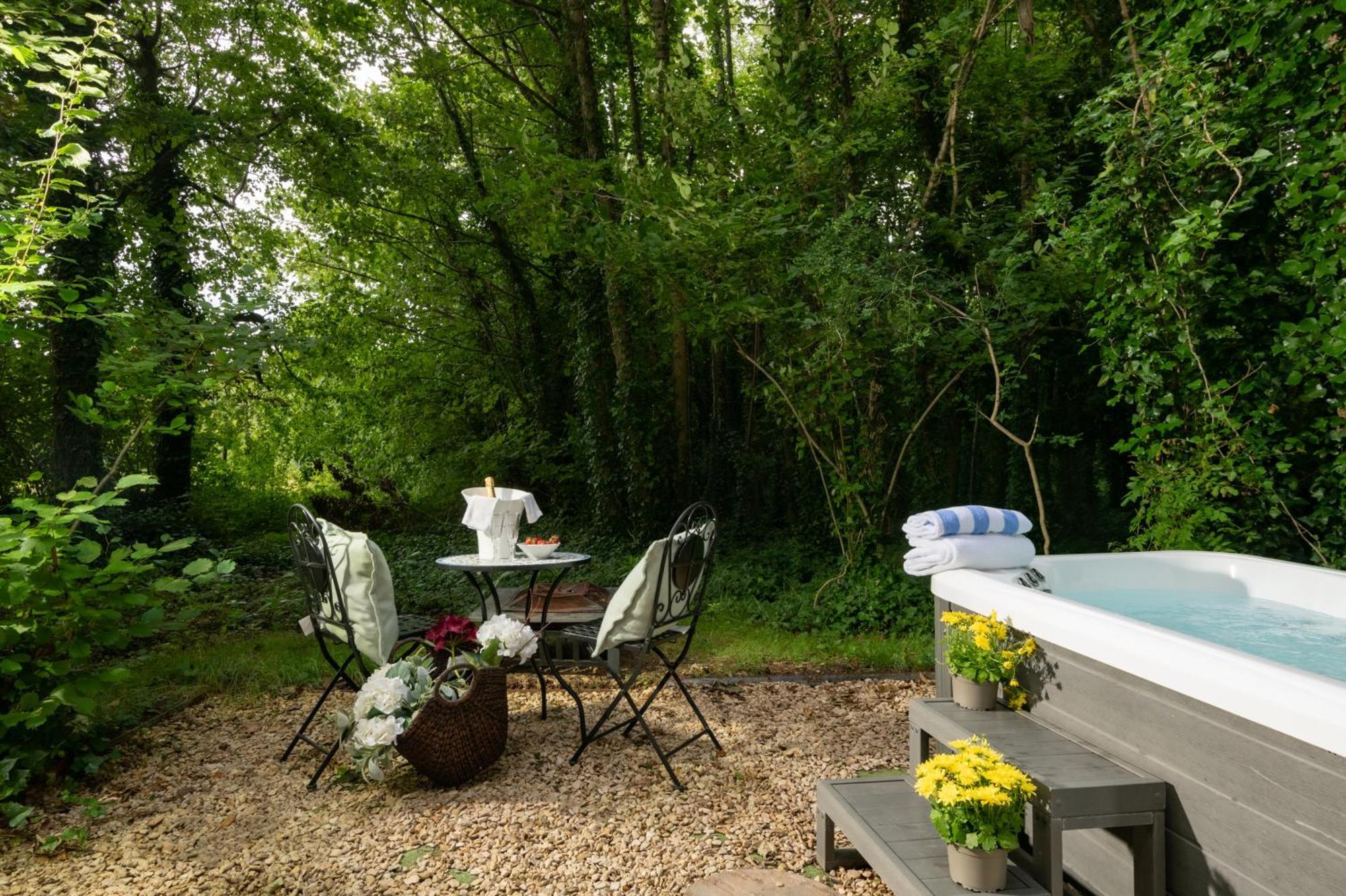 Вилла Honeycombe - Treehouse In The Heart Of Dorset Бландфорд-Форум Экстерьер фото